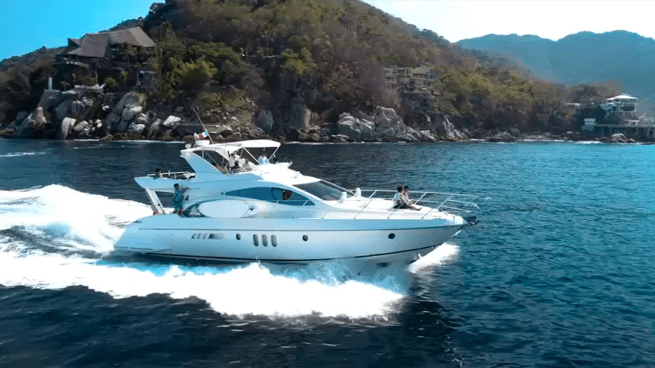 Puerto Vallarta Yacht Charter on Azimut 58 Fly: Unforgettable Ocean